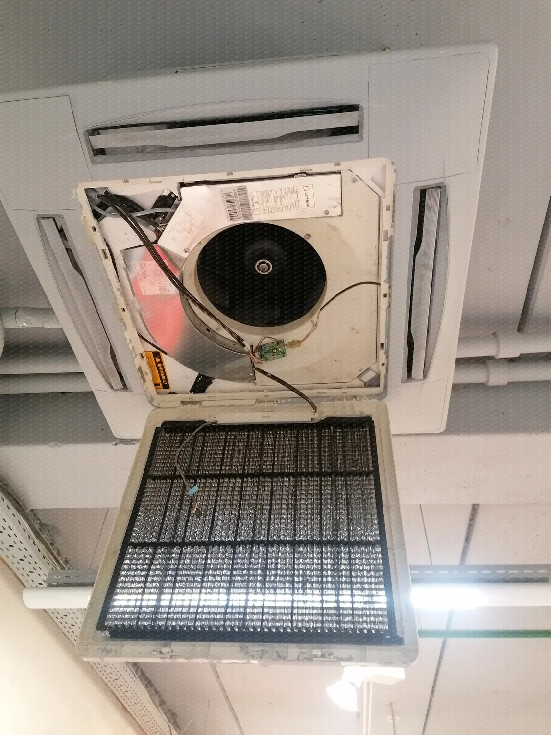 Prevention of a cassette air conditioner (under warranty)