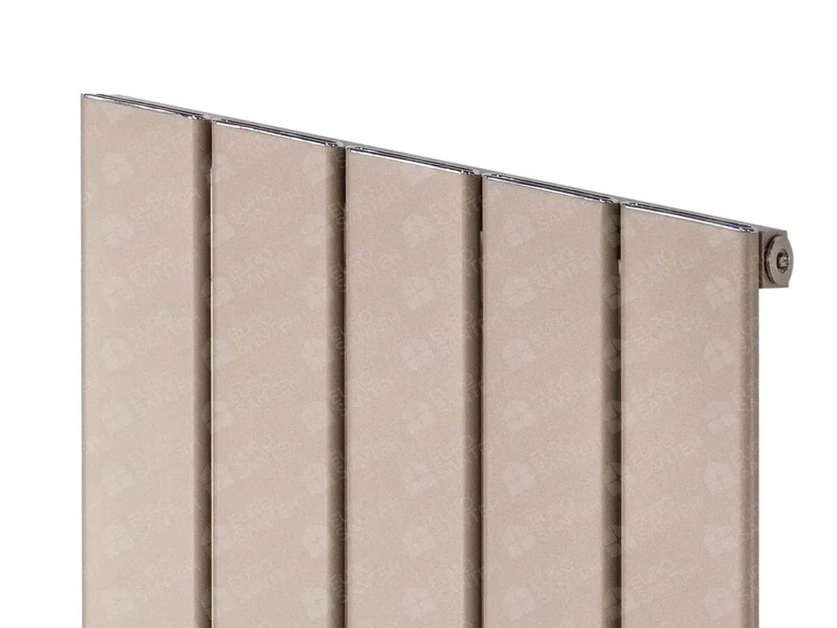 Designer radiator LOJIMAX ROYAL, close-up view