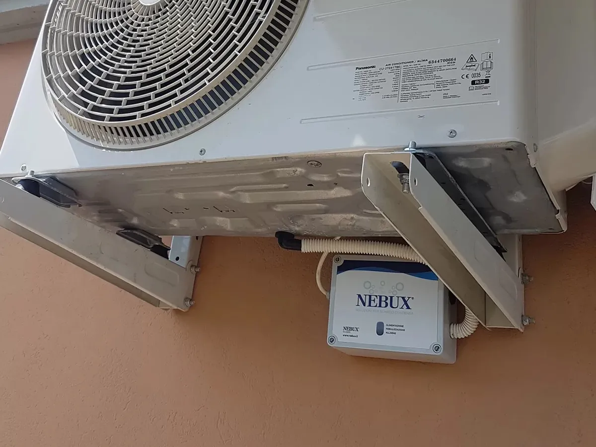 Exemplu de instalare a unui pulverizator pentru evacuarea condensului AC, NEBUX Superior