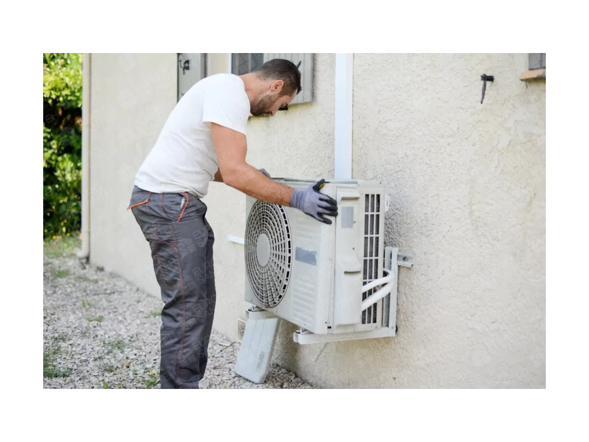 Standard installation of an air conditioner with a capacity of 12000 BTU (3.1 - 4.1 kW)