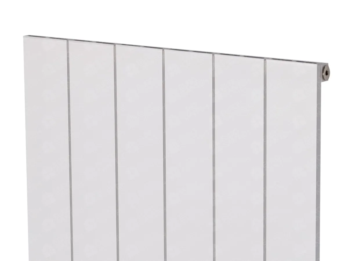 Designer radiator LOJIMAX KALSEDON, close-up view