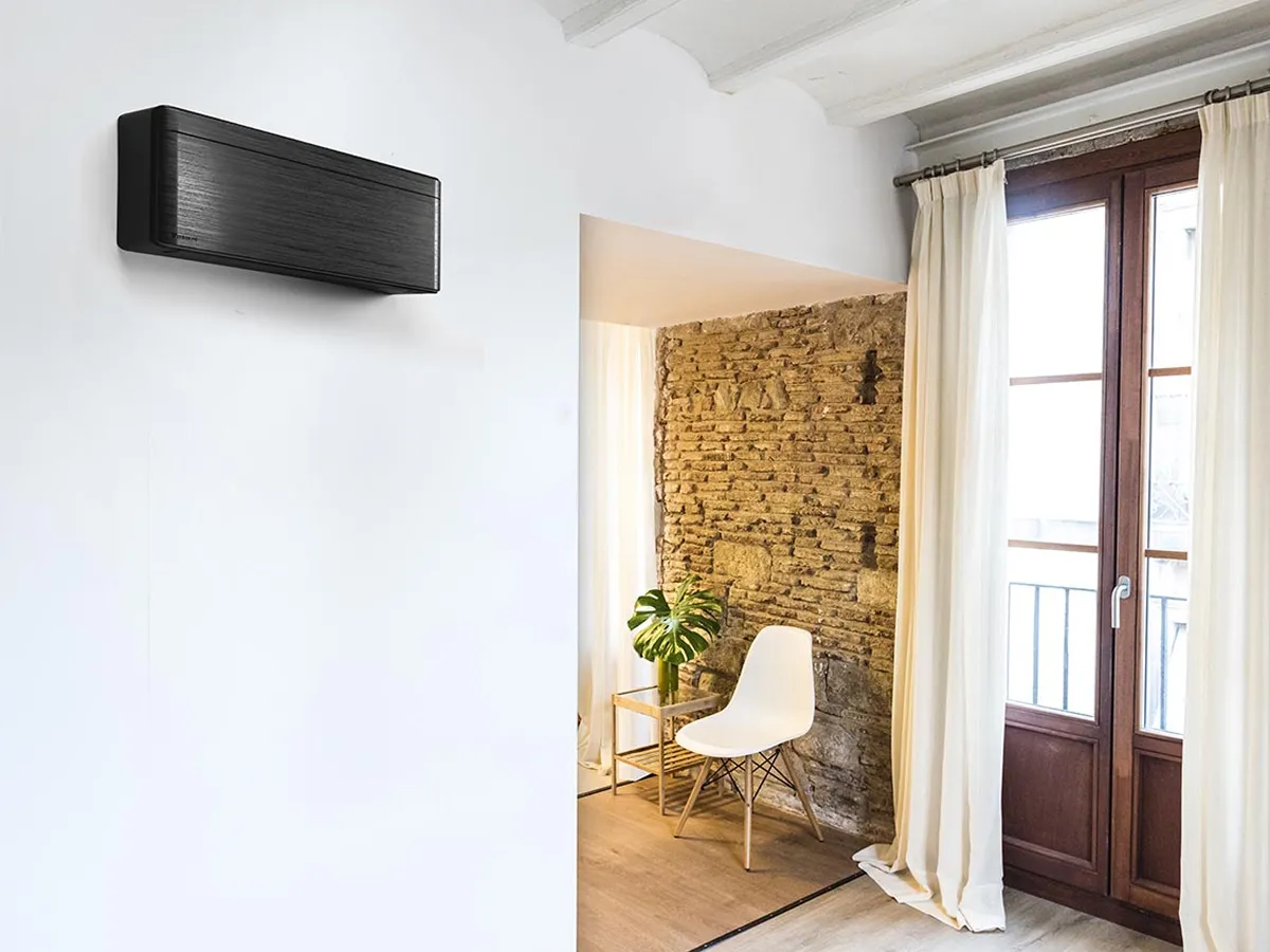 Air conditioner DAIKIN Inverter R32 STYLISH in the room