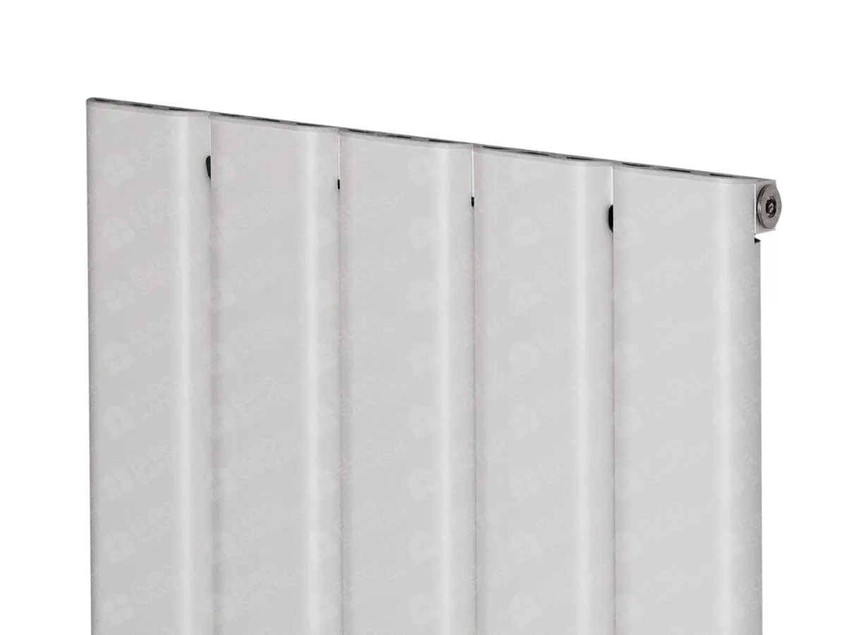 Designer radiator LOJIMAX DIAMOND, close-up view